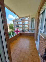 Appartement à Ris. Piso de 2 habitaciones con piscina en ris