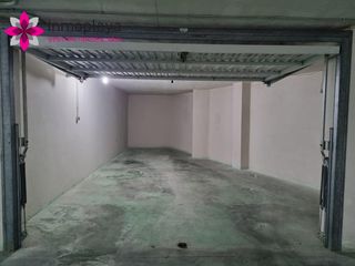 Parking voiture à Ris. Garaje doble cerrado en ris urbanización pleamar