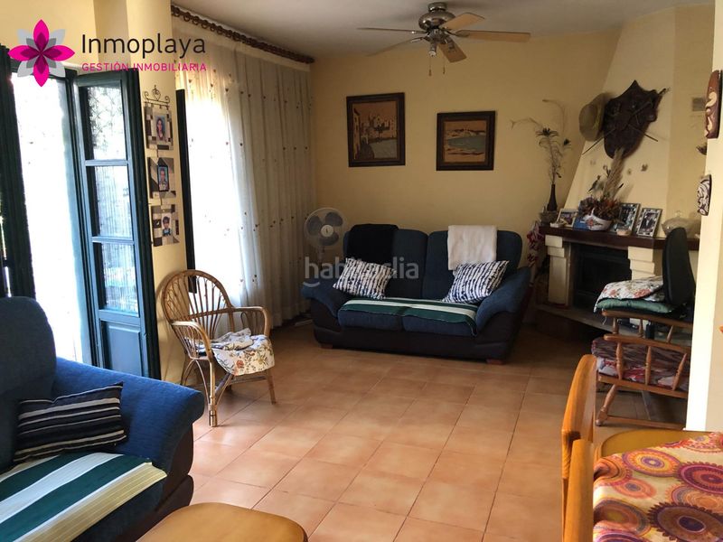 Foto f88afea1-681e-43c8-b81b-992a3177acc5. Casa adossada amb aparcament a Pedroso Noja