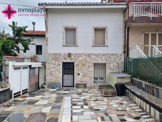 Maison jumelée à Tregadín. Casa con terreno en el centro de noja