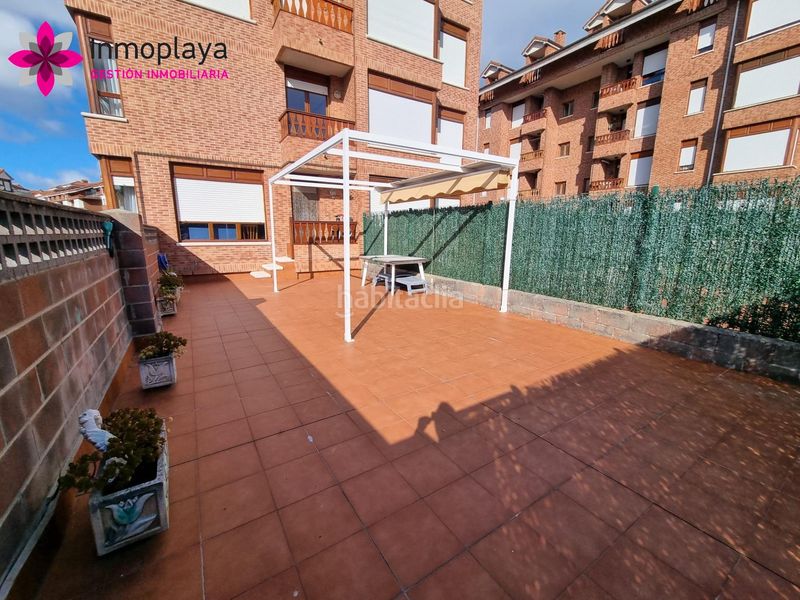 Foto b191f34b-b70f-418e-aaf7-9e3f8b372a6d. Planta baixa amb calefacció aparcament a Pedroso Noja