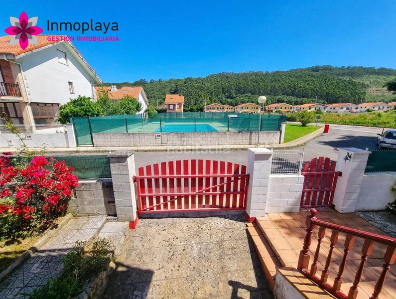 Foto b8fc1e96-77c6-4835-8120-a52cfed3d7de. Casa amb calefacció aparcament piscina a Argoños