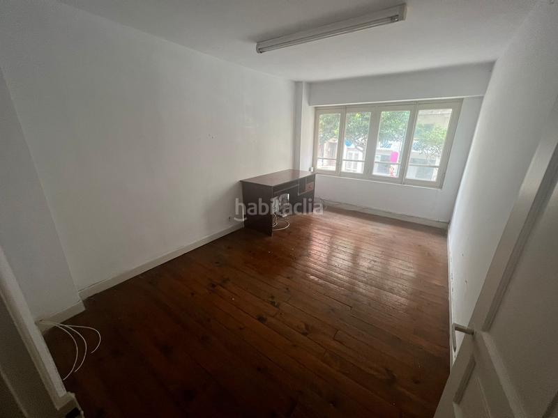 Foto 33305e0b-cb4a-48e8-acaf-5a10a2f2d5b9. Alquiler local comercial en Centro Torrelavega