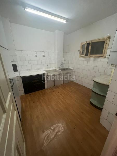 Foto 21f45a53-f556-4cdc-b57e-b4f8ca40e3ed. Location local commercial dans Centro Torrelavega