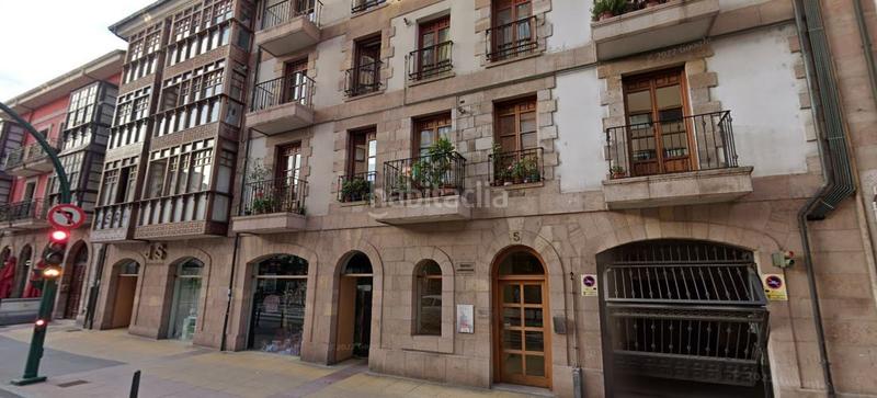 Foto f33379aa-bf4c-44b1-8d23-9ca6e23a1581. Aparcament cotxe a Centro Torrelavega