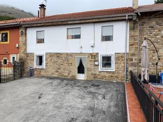 Casa a Campoo de Enmedio. Casa en venta