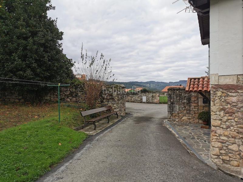 Foto c6002253-6602-477e-aa07-a4fa935f9f40. Terreno residencial en barrio hoz 37 en Nueva Ciudad Torrelavega