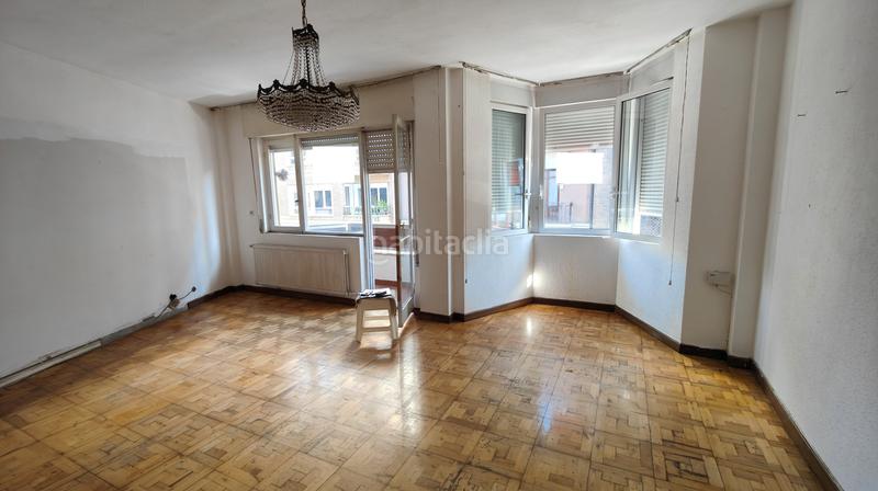 Foto 1fd688a0-598c-4c3b-9119-5170d5f75a6e. Appartement dans calle julián ceballos 8 dans Centro Torrelavega