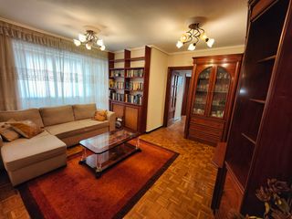 Appartement à Calle bonifacio del castillo 11