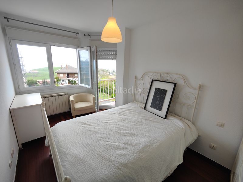 Foto f2b7edd2-e262-44c5-b8e4-a4f6d3a90dd3. Apartamento en calle del junco 14 en Suances