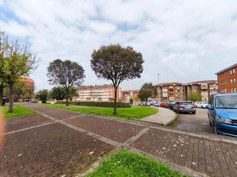 Foto 73956eac-995b-42c3-a598-e8b664398385. Local comercial a Alisal - San Román Santander
