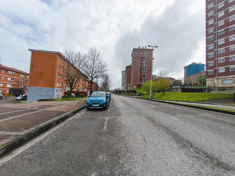 Foto c2093aea-ca24-4fc3-858d-29958f564da7. Local comercial a Alisal - San Román Santander