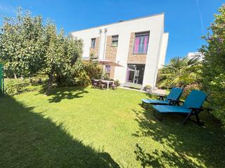 Casa aparellada  Calle pelias