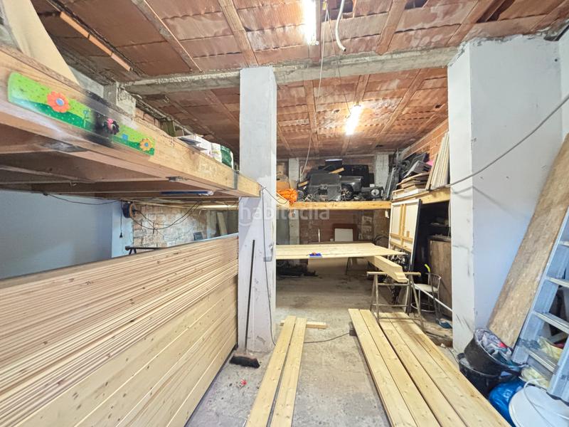 Foto f7a11bb6-d04e-4f41-a0ad-05934c5a9cb1. Local comercial a Los Castros Santander