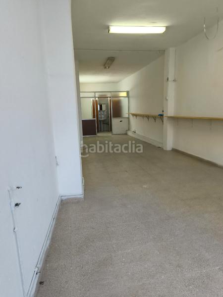 Foto e3a3bb25-93d9-4770-b091-e7f49e162367. Local comercial en Los Castros Santander