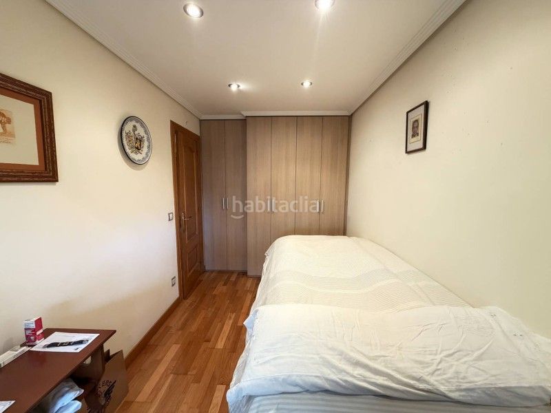 Foto 0fb6dc49-777a-4ecc-aa5a-2d0ebc7cf2c5. Pis amb calefacció a Los Castros Santander