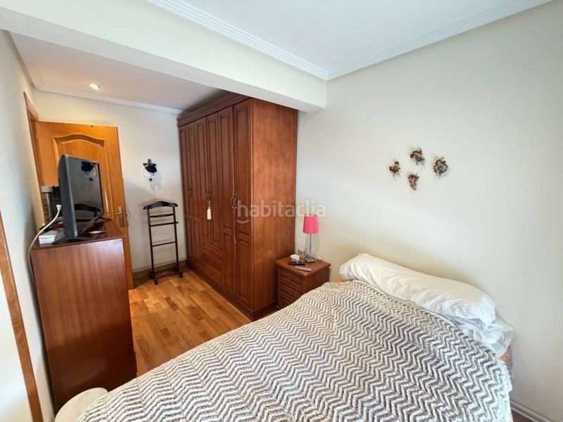 Foto 1a27087f-a5da-4042-a68a-233fc48341f0. Pis amb calefacció a Los Castros Santander