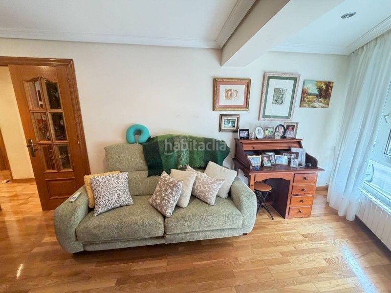 Foto b83112a0-1f71-40d2-83fa-5a5180d2fdc8. Pis amb calefacció a Los Castros Santander