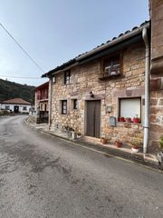 Casa aparellada a Cartes. Casa pareada en venta en la iglesia  yermo cantabria