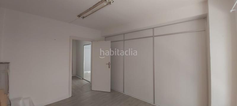 Foto adb80ccf-0d69-40f9-8fc4-36e842bbc85e. Local commercial dans calle pablo garnica 1 dans Centro Torrelavega