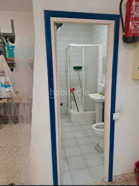 Foto c1b738b8-bd1a-40e8-9a30-d72a1bbee5e1. Local comercial a Los Castros Santander