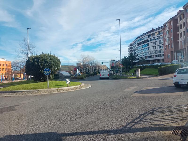 Foto c654701e-7d59-4d90-8beb-b1dd243a6d9b. Local comercial a Los Castros Santander