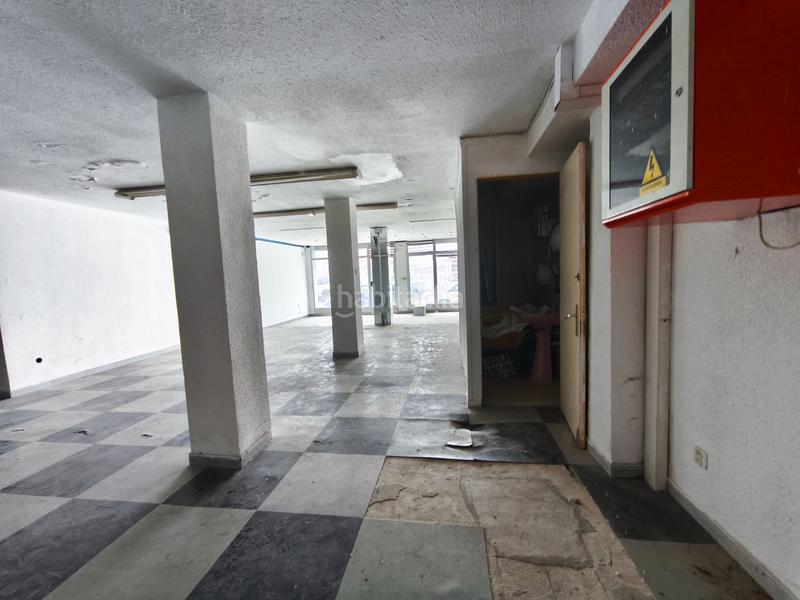 Foto b85b9a0a-de5e-4f75-b734-216cacffd39c. Business premise in Cuatro Caminos Santander