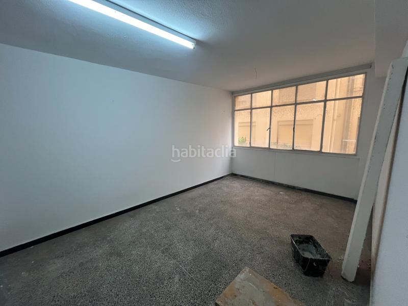 Foto 8690e294-2336-49a2-adbb-5196b5f487e4. Local comercial a calle alonso 5 a Cuatro Caminos Santander