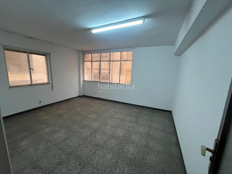 Foto c7641170-9a53-4800-b935-e39a31b87629. Local comercial a calle alonso 5 a Cuatro Caminos Santander