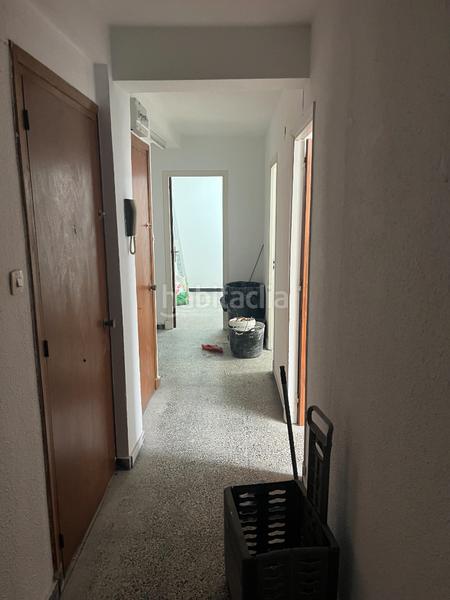 Foto e28ae523-2c36-419e-a25f-6a1604e0c1d2. Local comercial a calle alonso 5 a Cuatro Caminos Santander