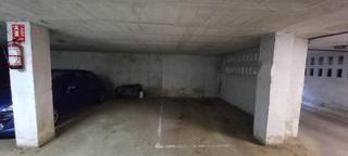 Parking voiture à Valdáliga