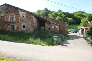 Casa a Valdáliga. Casa de pueblo para reformar