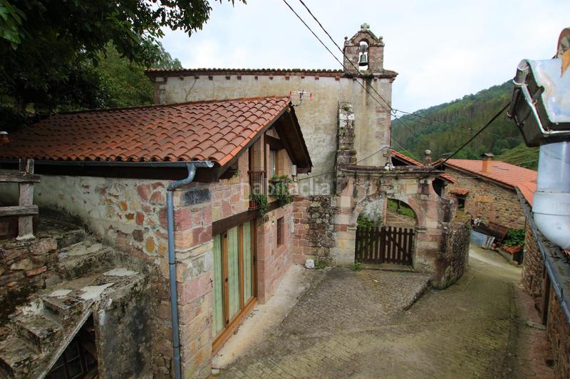 Foto bdba2e5d-f4d8-4da2-b31a-b9b009dc1751. Casa in Cabuérniga