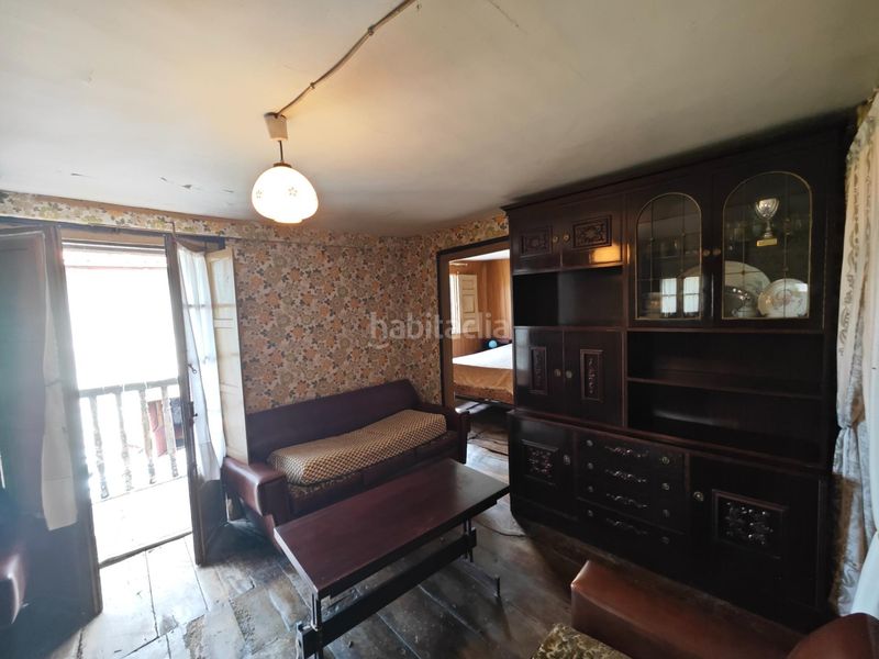 Foto 1b717f61-11e0-4891-a732-ffcbbd1e6175. Casa adossada a Alfoz de Lloredo