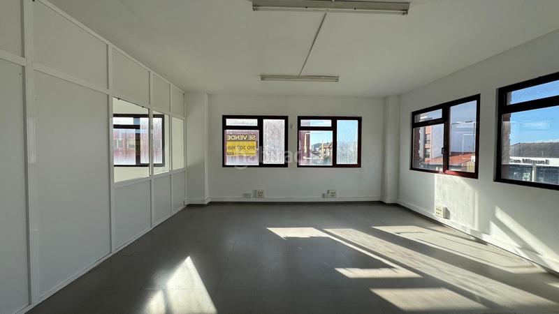 Foto 5cf0a7a1-3ad3-4a55-bc4f-85c65010d52a. Oficina a Alisal - San Román Santander