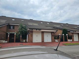 Casa adossada a Calle ría de solía 9. Chalet adosado astillero
