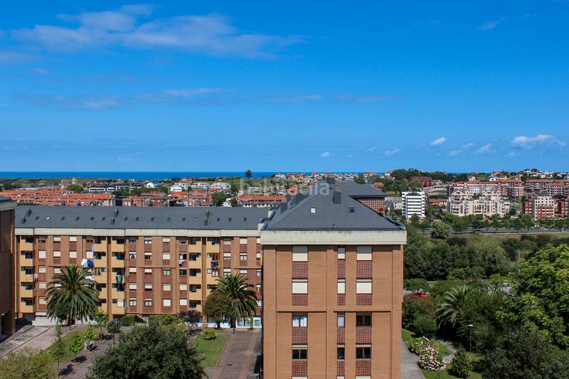Foto 4962cc14-8d1a-49d4-8d28-b4224b693beb. Piso vivienda con amplia terraza en camilo alonso vega en Santander