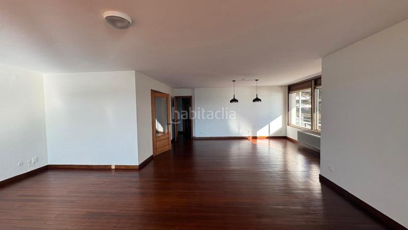 Foto 654ea1f6-4f4d-4858-8b03-745ff66ebc16. Location appartement avec chauffage parking dans El Sardinero Santander