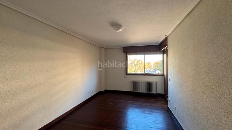 Foto 80bd7d01-9a4b-42bb-b3c0-4e9f16aab9b3. Location appartement avec chauffage parking dans El Sardinero Santander
