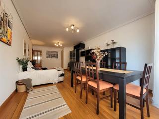 Pis  Barrio el cruce 8. Piso bajo con terraza y porche acristalado de tres habitaciones