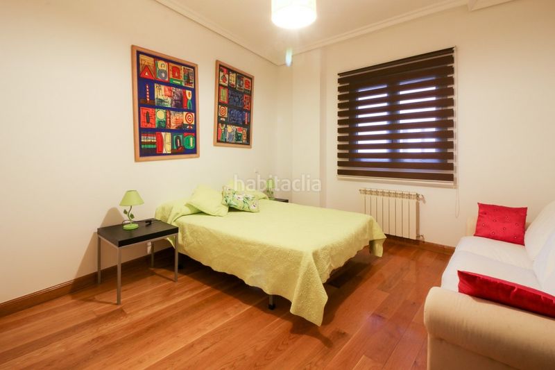 Foto e1590645-1fa6-40d2-8867-fb46a64d0aa8. Pis amb calefacció aparcament a Centro - Ayuntamiento Santander