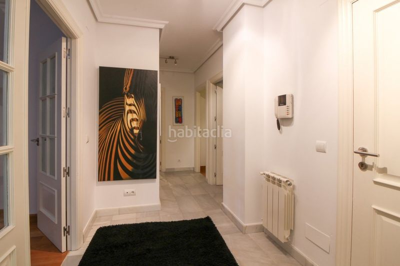 Foto e8047d57-ea33-4bf0-8fb7-a3d4a2d253ce. Pis amb calefacció aparcament a Centro - Ayuntamiento Santander