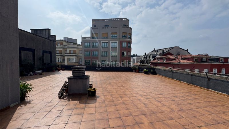 Foto e6c57a7f-ac70-4568-88fd-22ecd53d8f7c. Pis amb calefacció a Centro - Ayuntamiento Santander