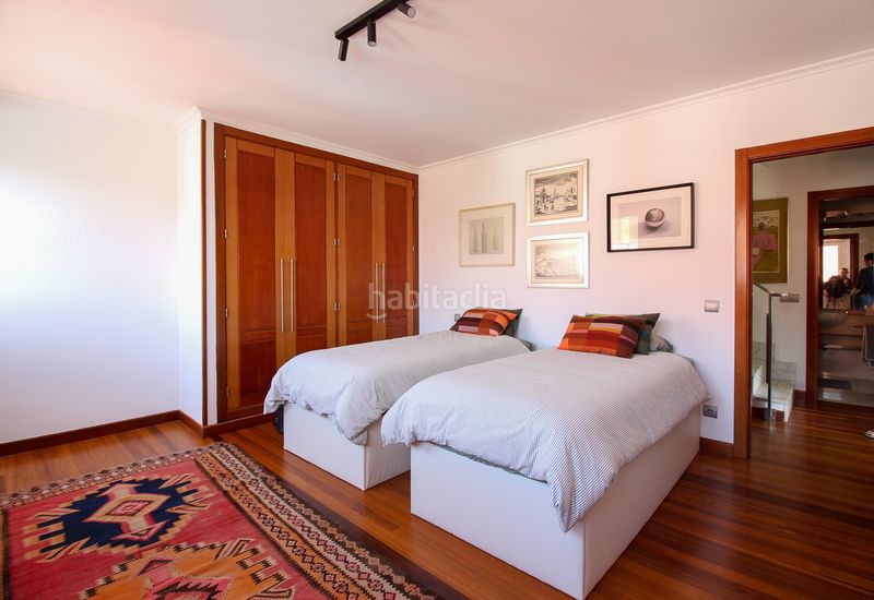 Foto 340ba0c7-480f-4c83-b3f8-491f2e122f55. Dúplex amb calefacció aparcament piscina a Valdenoja Santander