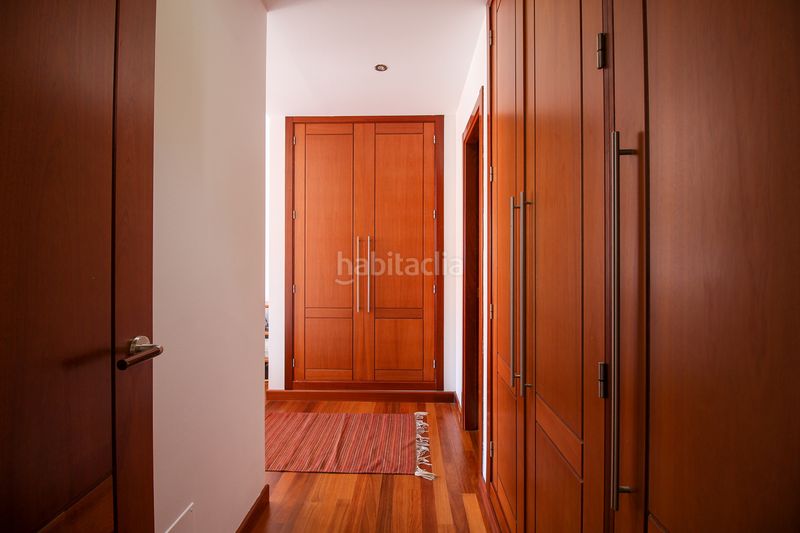 Foto f7cf700d-9dec-41e8-9580-6ddb14d6f192. Dúplex amb calefacció aparcament piscina a Valdenoja Santander