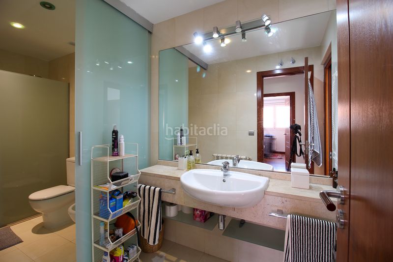 Foto f89946f3-fb73-4cfc-b66a-c91067fb8081. Dúplex amb calefacció aparcament piscina a Valdenoja Santander