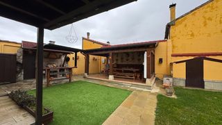 Haus  Avenida maría auxiliadora 28. Vivienda independiente con apartamento de invitados en herrera d
