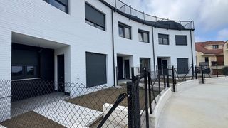 Maison jumelée  Barrio la portilla 1035. Adosado en liencres, urbanización la portilla i. a estrenar