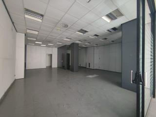Local Comercial en Calle Marqués de la Hermida