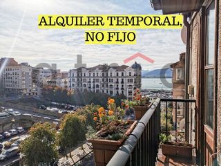 Rent Flat in Puerto Chico. En puertochico con bonitas vistas a la bahia y balcon